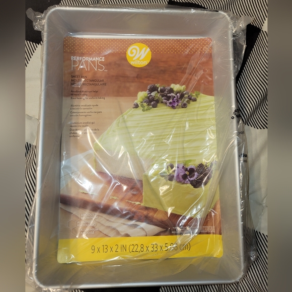 Wilton Performance Pan Anodized Aluminum 9 x 13 x 2 New - Picture 2 of 4